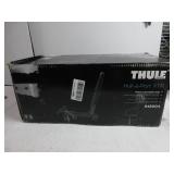 Thule Hull-a-Port XTR - Kayak j-style roof rack - Carry up to 2 kayaks - Folds flat - Pre-assembled - Locks to roof rack - Universal mounting up to 80.5mm wide load bars SLIGHTLY USED, KEYS NOT INCUDE