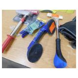 ASSORTED FLOORING / TILE  TOOL LOT.