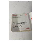 Bontrager Connection Hybrid Bike Tire 700 x 35c