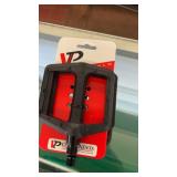 Set of 4 GT Bicycle Pedals - Black & Tan Colors