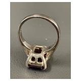 Sterling Silver Vintage Ring with Pink / Purple Gemstone