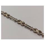 Elegant Dual-Tone Bracelet Clasp Design
