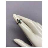 Vintage Style Sterling Silver 925 Ring with Green Bead Size 2.5