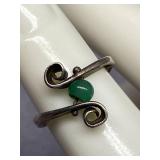 Vintage Style Sterling Silver 925 Ring with Green Bead Size 2.5