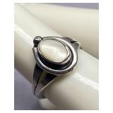 Vintage Sterling Silver 925 Oval Design Ring Unique Size 3