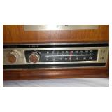 Vintage Sears Silverstone AM/FM Radio.