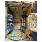 Fun Eddie Bauer Picknick / Willow Picnic Basket Including Cups, Plates, Napkins and More