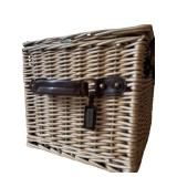 Fun Eddie Bauer Picknick / Willow Picnic Basket Including Cups, Plates, Napkins and More