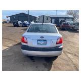 2009 Kia Rio only 85,562 miles!
