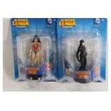 Set of 2 Justice League Collectible Figures: Wonder Woman & Catwoman