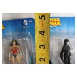 Set of 2 Justice League Collectible Figures: Wonder Woman & Catwoman