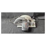 Skilsaw HD5510 5-1/2 inch Circular Saw with Craftman Blades and Bag