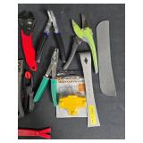 Comprehensive Set of Hand Tools and Hardware Accessories
