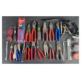 Large Lot of New and Used Hand Tools and Accessories Set ?