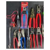 Large Lot of New and Used Hand Tools and Accessories Set ?