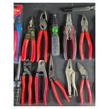 Large Lot of New and Used Hand Tools and Accessories Set ?