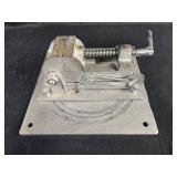 Metal Vise with Mounting Plate and Long Electrical Cord