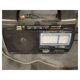 Vintage Desk Lamps and Supersonic AM/FM Radio