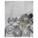 Lot of Vintage cake pans. Various kinds and sizes.