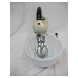 Vintage Hamilton Beach Mixer  685272 Model G with extra bowl.