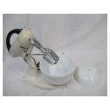 Vintage Hamilton Beach Mixer  685272 Model G with extra bowl.