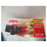 Skill 4.5 Amp Belt Sander w/ box and assorted Sanding Belts
