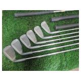 Dunlop Golf Clubs in Golf Bag with Golf Balls, Golf Club covers, Rain Cover and more. AS PICTURED.