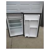 General Electric GE Mini Refrigerator SMRO4GAZACS