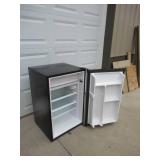General Electric GE Mini Refrigerator SMRO4GAZACS