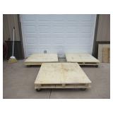 3 Pallets on Caster Wheels/Pallet Dolly