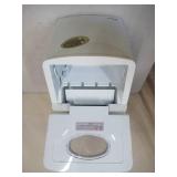 Magic Chef Ice Maker Model MC1M22TW