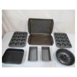 Lot of various Cooking Pans: Muffin Pan, Cookie Trays, Bread Pans, Bundt Pan