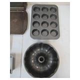Lot of various Cooking Pans: Muffin Pan, Cookie Trays, Bread Pans, Bundt Pan