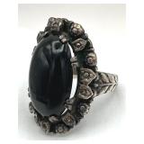 Vintage Sterling Silver and Black Onyx Oval Ring with 9 Stones (6.5 grams total weight)