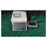 Garmin Navi 1300 and Tomtom with No cords