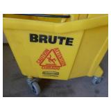 Brute Scrub Pail