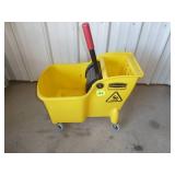 Rubbermaid Scrub Pail