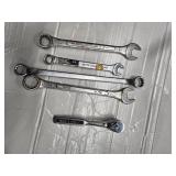 Lot of 5 wrenches hand tools ( Used)