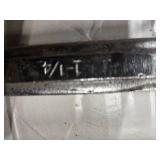 Lot of 3 wrenches and a kind of hand tool ( USED)