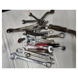 Lot of 14 wrenches, and other hand tools ( USED)