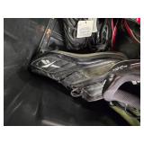 A pair of 6 adult football shoes (NEW)