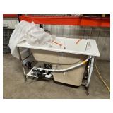 Walk In Tub with Acessories