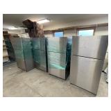 Whirlpool Refrigerator Freezer with Ice Maker NEW (Read Description) Quantity of 1