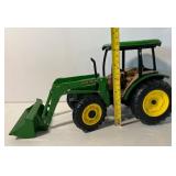 1/16th John Deere 5420 Tractor with Loader Die Cast Metal and Plastic