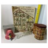 Vintage Kitchen Collectibles Bumble Bee Stacking Measuring Cups NOS HIRCO Mold Set, Canisters