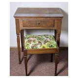 Beautiful Vintage Singer Sewing Machine - Mounted in Table - AE092773