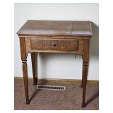 Beautiful Vintage Singer Sewing Machine - Mounted in Table - AE092773