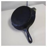 Wagner Ware Sidney 9" Cast Iron Skillet