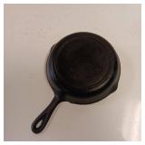 "No. 5" 8 1/8 inch wide Cast Iron Skillet