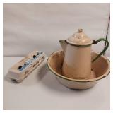 Almond Green 13.5"  wash basin and 10.5" Kettle/Coffee Pot Enamel Ware Set
